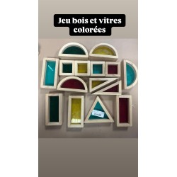 Jeux en bois colorés