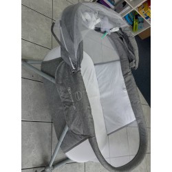 Berceau avec moustiquaire