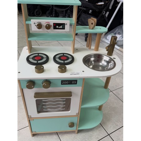 Jolie petite cuisine et ses accessoires