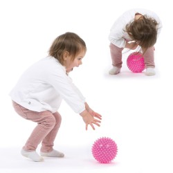 Balle sensorielle colorée avec picots