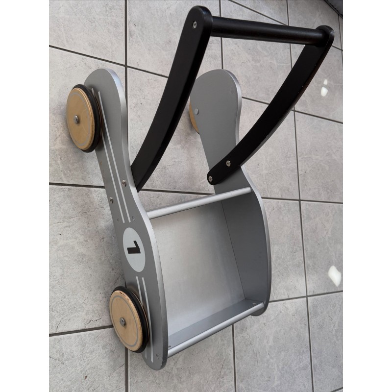 Chariot pousseur forme voiture en bois