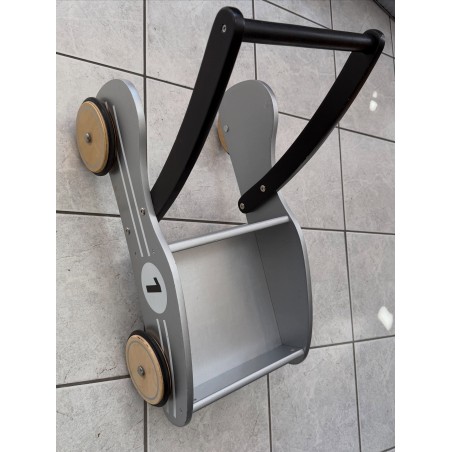 Chariot pousseur forme voiture en bois