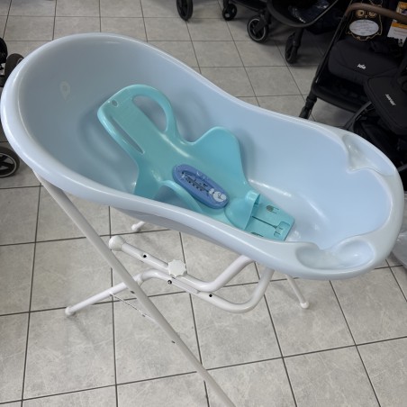 Baignoire bleue sur pied