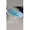 Baignoire bleue sur pied