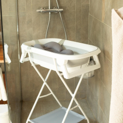 Baignoire pliante sur pied et ses accessoires
